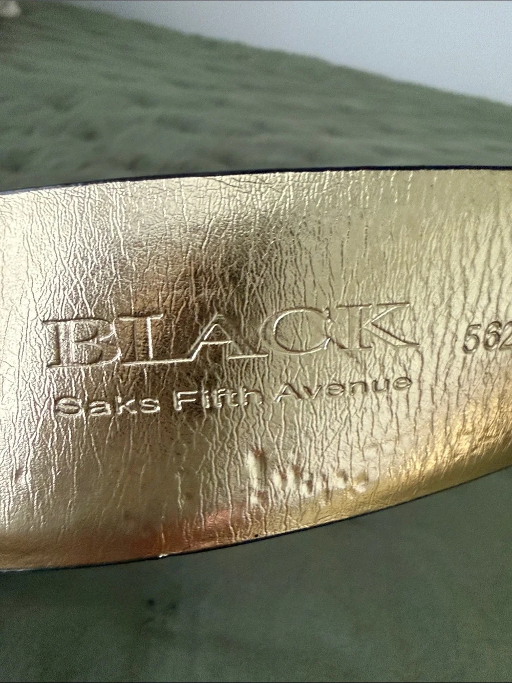 Saks Fifth Avenue Black Genuine Leather Belt Gold Oval Buckle Medium
